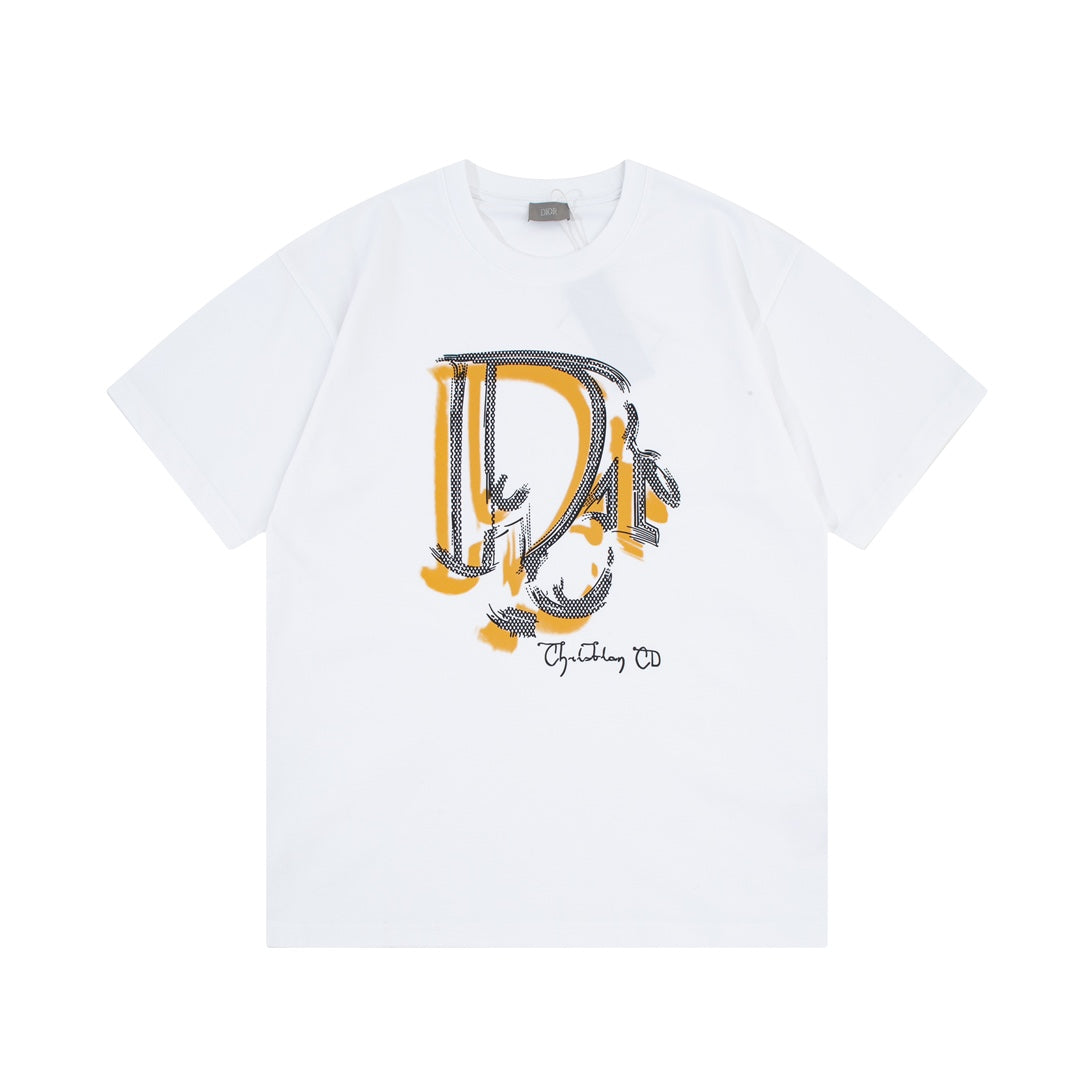 Camiseta con estampado de chorro de tinta de grafiti
