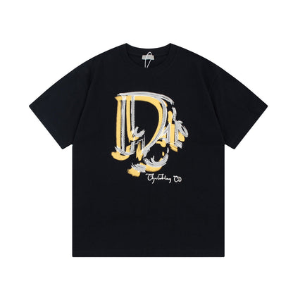 Camiseta con estampado de chorro de tinta de grafiti