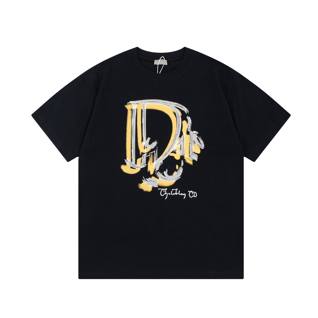 Camiseta con estampado de chorro de tinta de grafiti