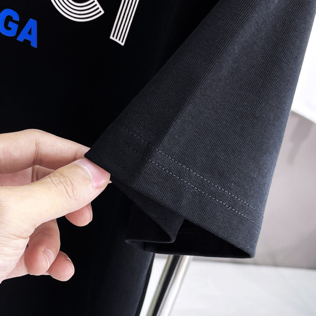 Camiseta Clásica con Estampado de Letras