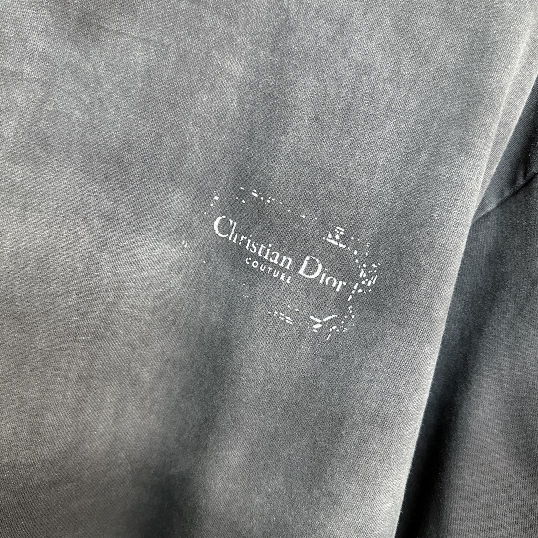 Camiseta con diseño envejecido
