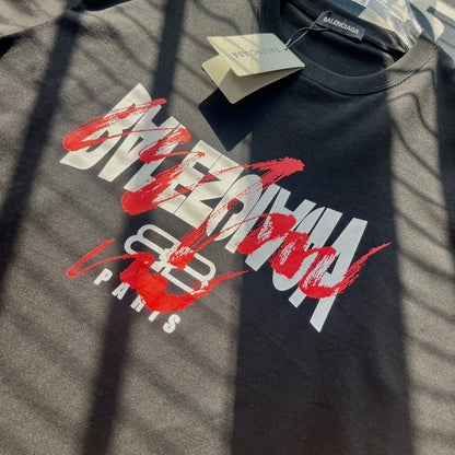 Camiseta con estampado de pegamento